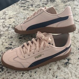 Puma Women's Blush and Navy Sneakers 8 worn once